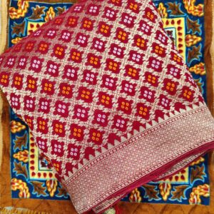 gorget bandhani saree